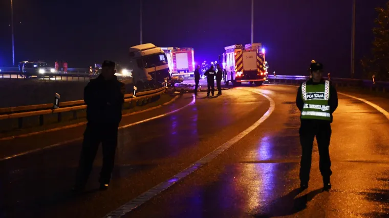 Tri člana obitelji poginula u te&scaron;koj nesreći kod Okučana, očajan otac: 'Da mi je bar jedan sin ostao živ!'