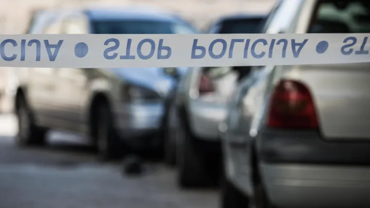 Na dječaka naletio automobili i usmrtio ga. Roditelji su mu priskočili u pomoć, a onda je na njih naletio drugi auto