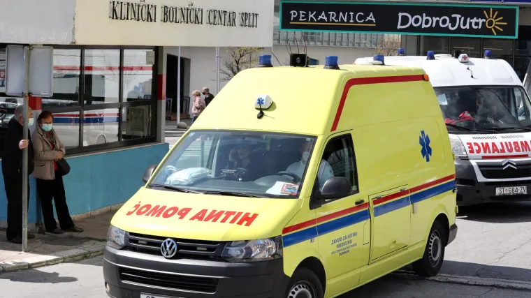 Drama u KBC-u Split: Trudnica zaražena koronom zavr&scaron;ila noćas na respiratoru, dijete hitno porodili