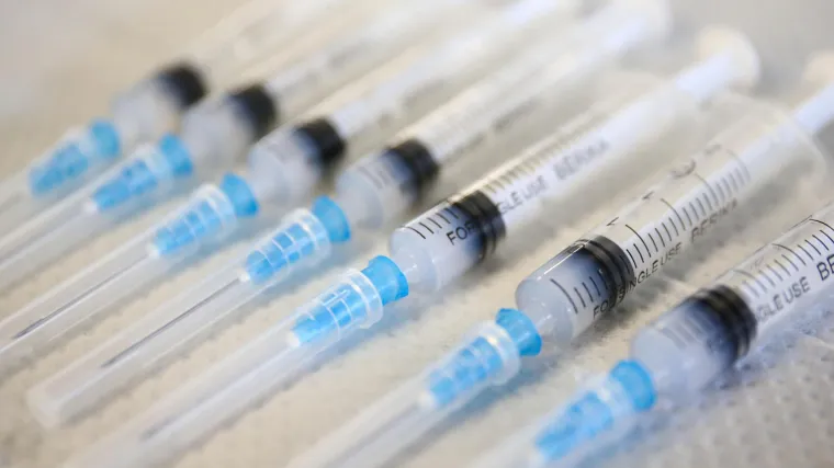 Istraživanje pokazalo potrebu za dodatnim dozama cjepiva: 'Cijepljeni se mogu zaraziti i prenijeti zarazu unutar kućanstva'