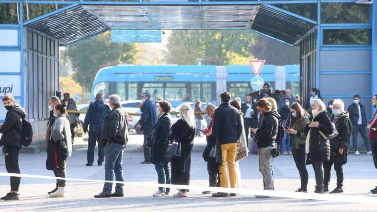 Gužva na Velesajmu: Među građanima se pojavio veći interes, jučer ih je 1098 primilo prvu dozu