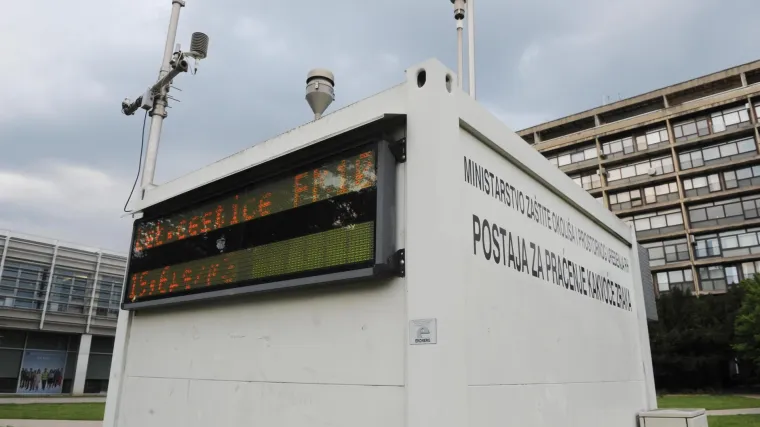 Zagreb je jučer bio jedan od tri najzagađenija grada na svijetu: Osjetljivim skupinama preporučuje se da ne borave na otvorenom