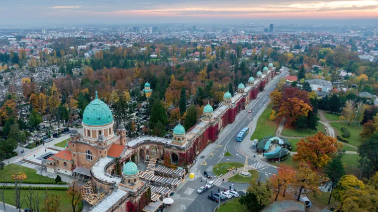 Budite oprezni ovih dana. Lopovi haraju Mirogojem! Iskoristili gužve i orobili staricu