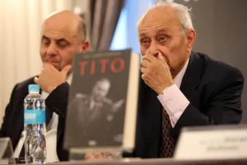 Goldstein: 'Točno je da sam u veleposlaničkom uredu držao manji portret Josipa Broza Tita. Vidio ga je i Plenković'