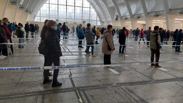 Velike gužve za cijepljenje na zagrebačkom Velesajmu: Otvoreni su novi punktovi, ali je porastao i interes građana