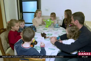 Osmero mališana ostalo je bez majke, a sada žive s ocem u stanu s dvije sobe: Treba im pomoć za pristojan krov nad glavom