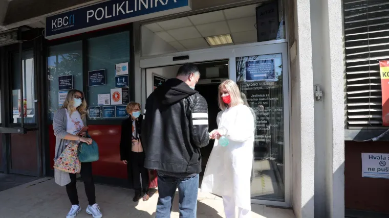 Riječka bolnica zbog opterećenosti prelazi na 'hladni pogon': 'Najmlađa pacijentica na respiratoru je 1988. godi&scaron;te'