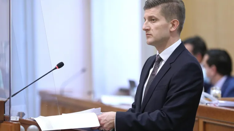 U Saboru od jutros traje rasprava o rebalansu proračuna: Marić pravda deficit, Plenković ga brani od treće smjene
