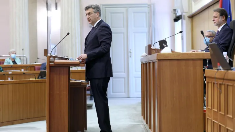 Plenković brani Marića. Poručio Vidović Kri&scaron;to: '&Scaron;to ste vi učinili da Hrvatska postane članica EU-a? Ni&scaron;ta, nula, doprinos zero'
