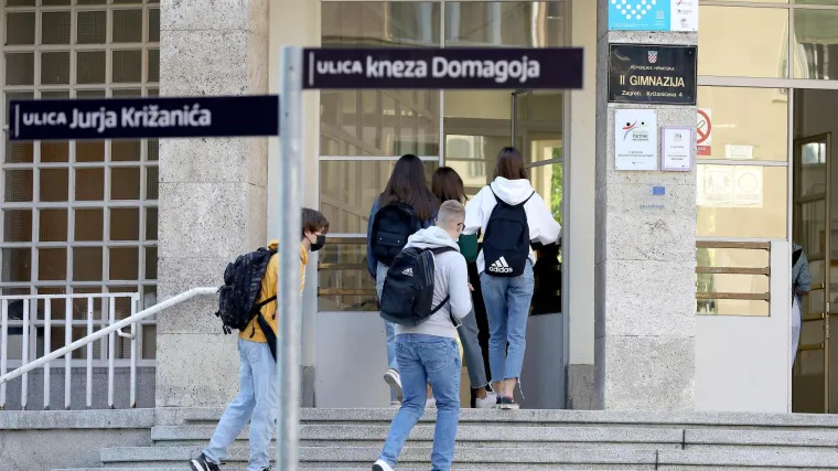 Od ponedjeljka u Zagrebu kreće nastava uživo, no i to bi se moglo promijeniti...