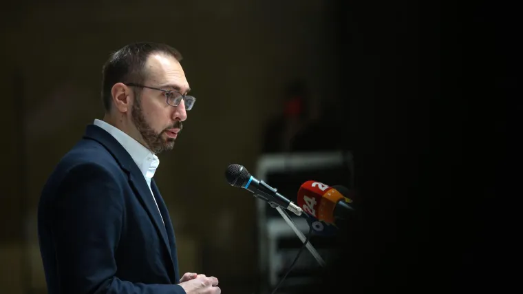 Plju&scaron;te reakcije zbog Toma&scaron;evićevog reza: 'Jako puno ljudi će postati socijalni slučajevi nakon toga'