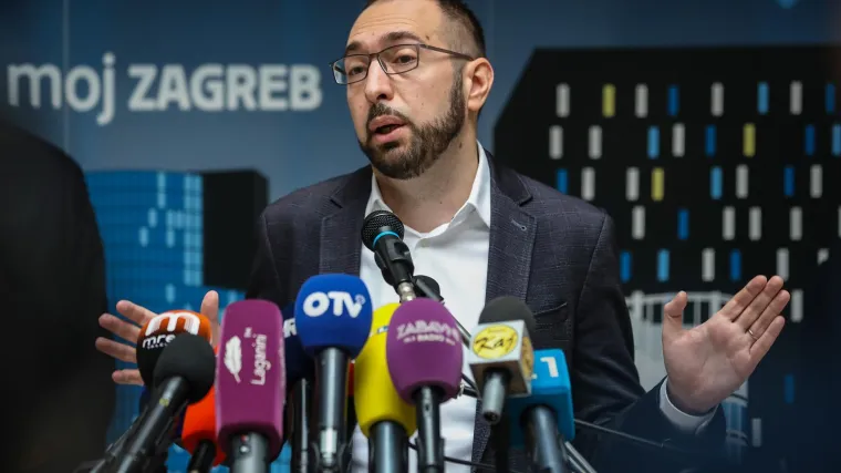 Toma&scaron;ević ukida mjeru roditelj odgojitelj: Njih 2720 ide na burzu ili mora naći posao. Na stolu su jo&scaron; neka rezanja