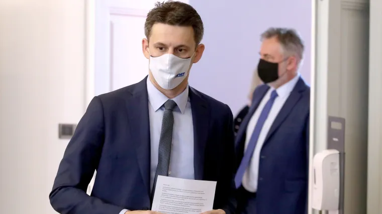 Petrov ima covid, a ipak brani Miletića koji danas pi&scaron;e o 'vjernicima' i 'moralnoj okaljanosti cjepiva'