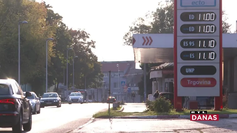 Eksperti: Da prije tri tjedna Vlada nije ograničila cijene goriva, danas bi ko&scaron;talo vi&scaron;e od 12 kuna po litri
