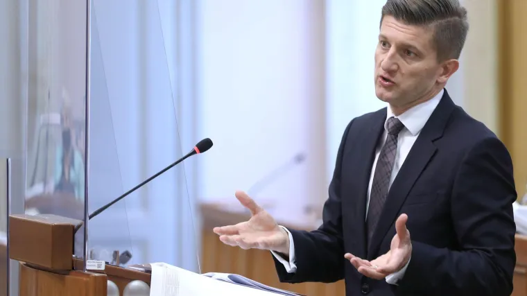 Ministar Marić je već 3. član Vlade obolio od covida. Iz Vlade sad najavljuju - članovima slijedi 3. doza cjepiva