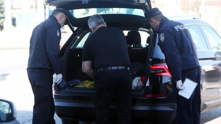 Drastične kazne za prijenos robe preko granice: Za 10 pa&scaron;teta dobila kaznu od 3000 kn, a vozač za dvije vreće kupusa 5100 kn!