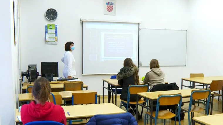 COVID potvrde postaju ulaznica za radno mjesto učiteljima: U zbornicama nastaju podjele