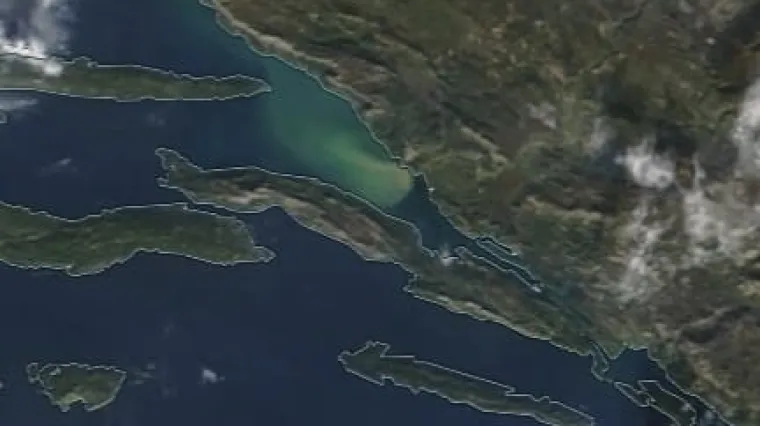 Meteorolo&scaron;ki satelit snimio čudnu pojavu: More na dijelu Jadrana promijenilo boju