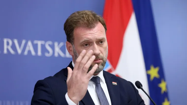 MORH: 'Nije istina da je ministar Banožić sam sebi dodijelio stan od 92 kvadrata u centru da na posao može ići pje&scaron;ice'