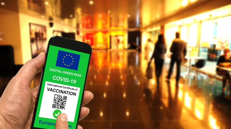 Na ulice &scaron;alju dodatnih 800 policajaca: Ako nekog uhvate bez covid potvrde u kafiću ili restoranu, kazna je 300 eura