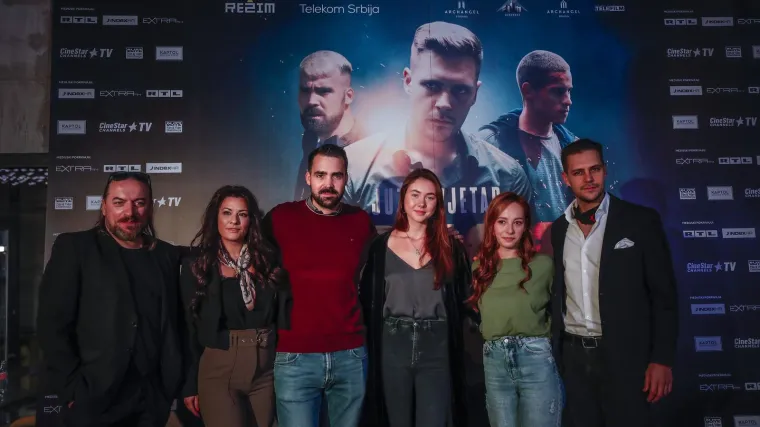 Ekipa 'Južnog vjetra' stigla u Zagreb: Posebnu pažnju privukao markantni Milo&scaron; Biković