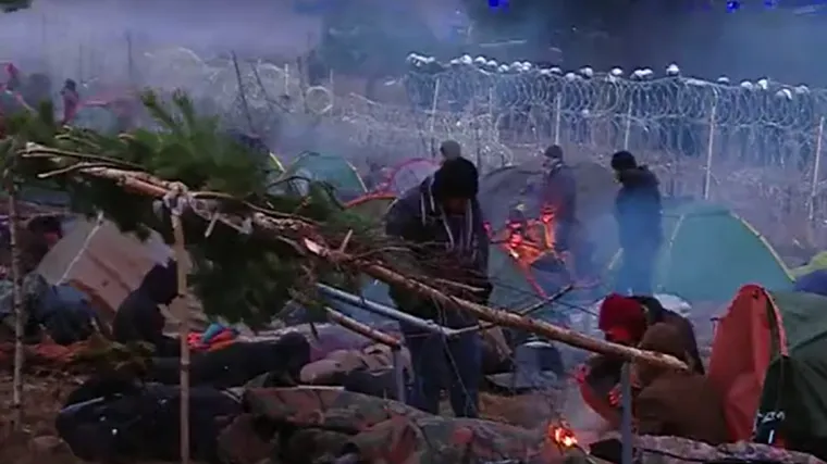 Dramatične scene s poljsko-bjeloruske granice: Luka&scaron;enkovi migranti se smrzavaju, vojska dežura na granici