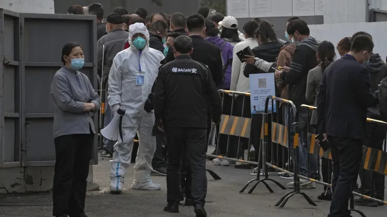 Kineski grad izveo masovno testiranje 30.000 ljudi u velikom zabavnom centru, svi testovi bili negativni