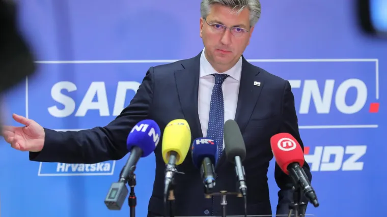 Plenković: 'Motiv za COVID potvrde je zdrav razum. Uhićenje Žalac? Dogodilo se, žao mi je'