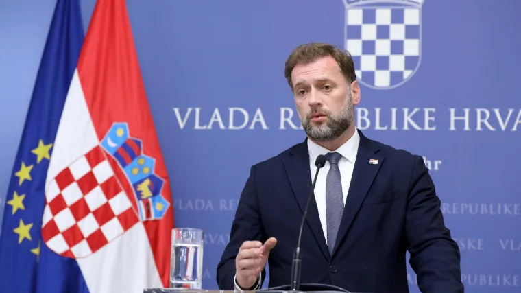 Milanović je Banožića nazvao korumpirani ludonja, a on odgovorio: 'Vojsku koristi kao igračku i poligon za vrijeđanje'