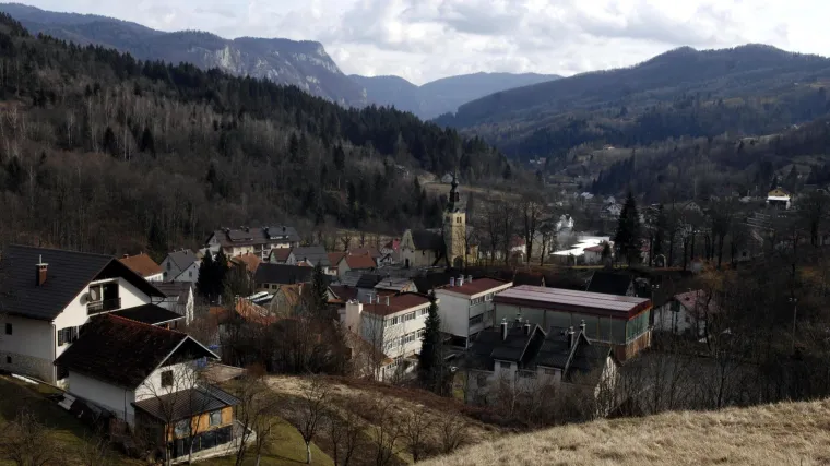 Posjetili smo jedini grad u Hrvatskoj bez trgovine, stanovnici već dva mjeseca putuju kilometrima po osnovne namirnice