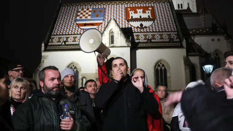 Razgovarali smo s nekoliko prosvjednika protiv COVID potvrda. Evo &scaron;to kažu za&scaron;to im se protive