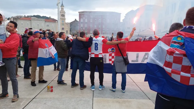 VIDEO Ludnica u Splitu zbog utakmice godine! 30 tisuća ljudi spremilo se za okr&scaron;aj Hrvatske i Rusije na Poljudu
