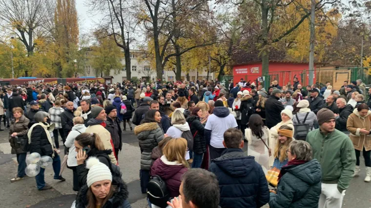 FOTO/VIDEO U Zagrebu se održao 'Tihi bijeli mar&scaron;' protiv COVID potvrda