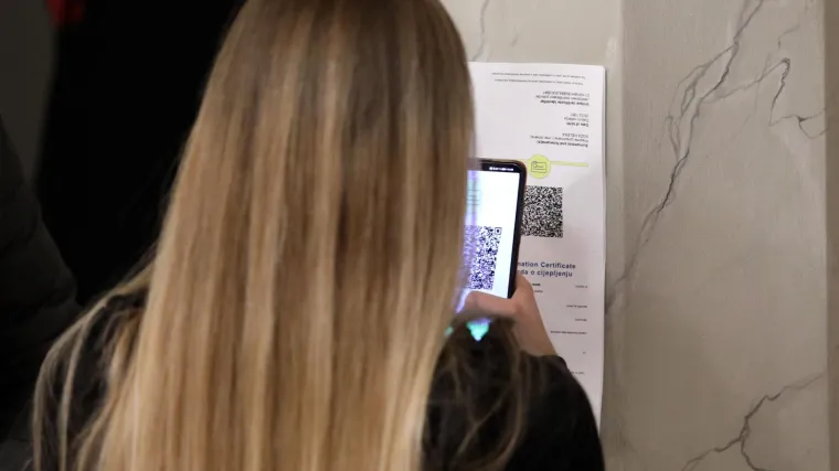 Hoće li COVID potvrde sutra izazvati kaos? Oni koji ih nemaju sve &scaron;to mogu odradili su danas