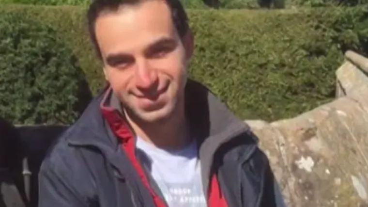 Bomba&scaron; samoubojica koji se raznio ispred liverpoolske bolnice, ispod jakne skrivao "Majku Sotone", bombu za masakr