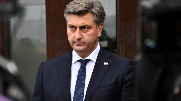 Plenkoviću prekipjelo pa ministrima naredio - mijenjajte zakone! Tko ignorira odluke Stožera, bit će kažnjen