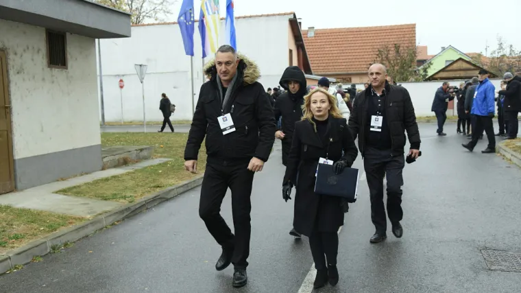 'Pitala sam majku jesam li imala bijeli skafander s točkicama. Rekla mi je da sam u njemu napustila Vukovar'