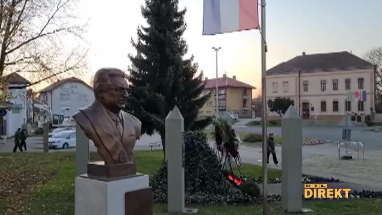 Fascinantno! Dočekali smo i spomenik Tuđmanu koji nalikuje sam sebi! Direkt je istražio i to čudo