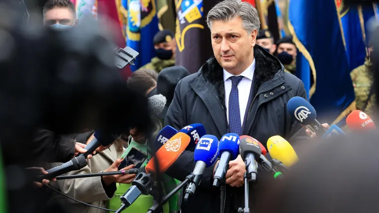 Plenković u Vukovaru: 'One koji su počinili ratne zločine nastavit ćemo goniti pravnim putem'