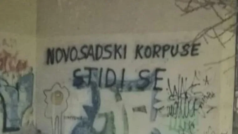 Opozicija u Novom Sadu grafitima i transparentima žestoko proziva zločince uoči i na godi&scaron;njicu pada Vukovara