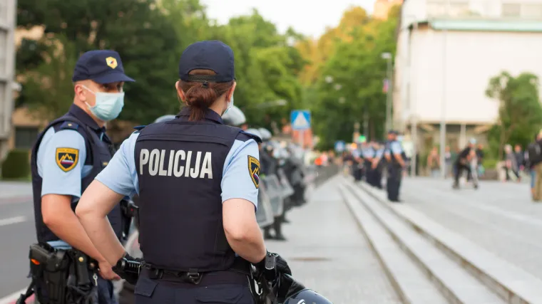 I kod susjeda se lažiraju COVID potvrde: Tamo u svemu sudjeluju i policajci? Otkrili ih slučajno