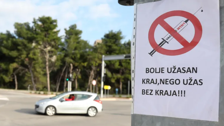 &Scaron;ibenski antivakseri krenuli u juri&scaron; na cjepivo protiv - svinjske gripe. Dakle, ne COVID, nego svinjska gripa