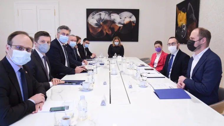 Sastali se Plenković i Toma&scaron;ević: Premijer doveo nekoliko ministara i ministricu, gradonačelnik sa zamjenicima