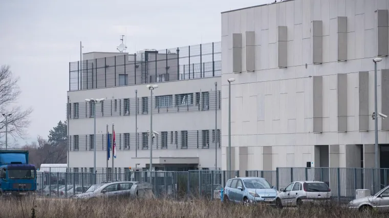 Triljski policajci popustili i došli na posao: Svi se bez pogovora testirali i priložili potvrde