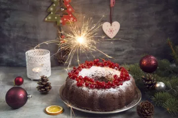 Sočni kuglof sa suhim voćem