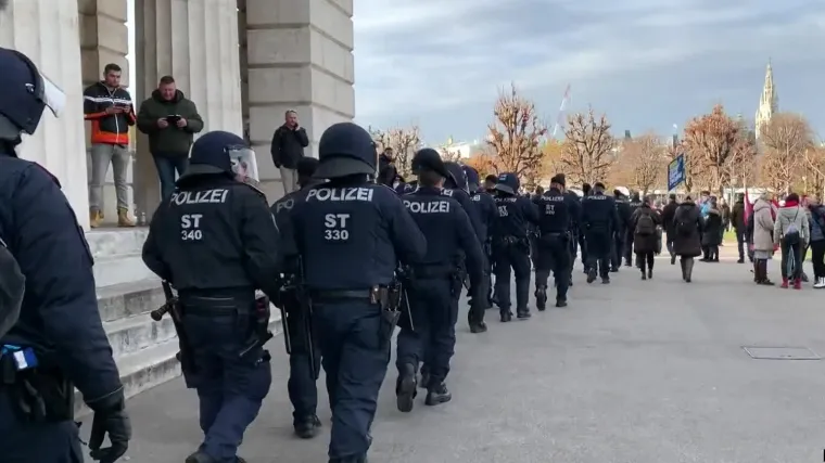 Protest protiv mjera i u Beču, 7000 prosvjednika i 1300 policajaca