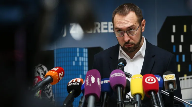 Iz Stranke rada i solidarnosti napali Toma&scaron;evića zbog odluke da neće isplatiti naknade za pratnju učenika