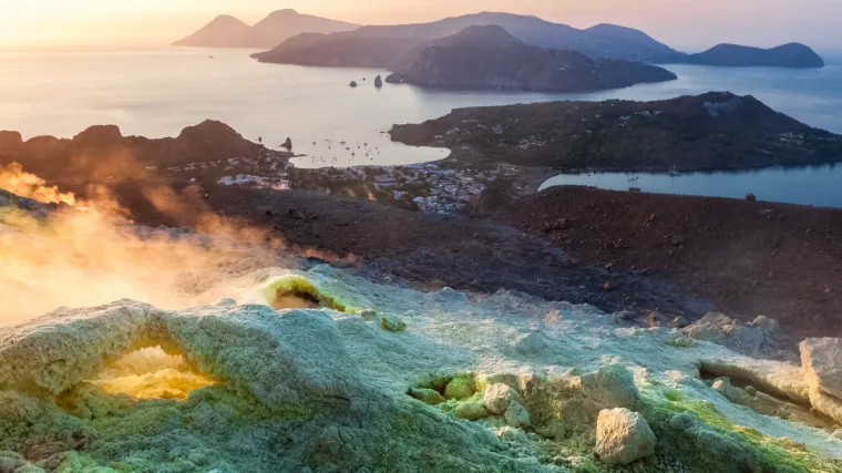 Talijani evakuirali stanovnike svog vulkanskog otoka, zabranili dolazak turistima zbog opasnosti od erupcije