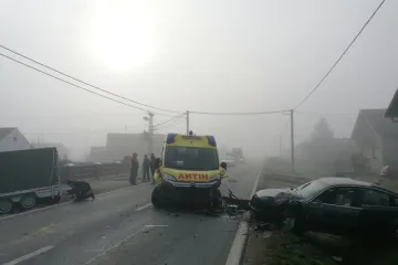 Prometna nesreća kod Virovitice. Sudarila se dva osobna automobila i Hitna pomoć: Ozlijeđeno je četvero ljudi