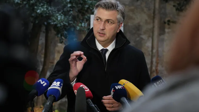 Plenković: 'Prosvjed je bio dominantno političkog karaktera. Vjerujem da će policija otkriti počinitelje napada na novinare'